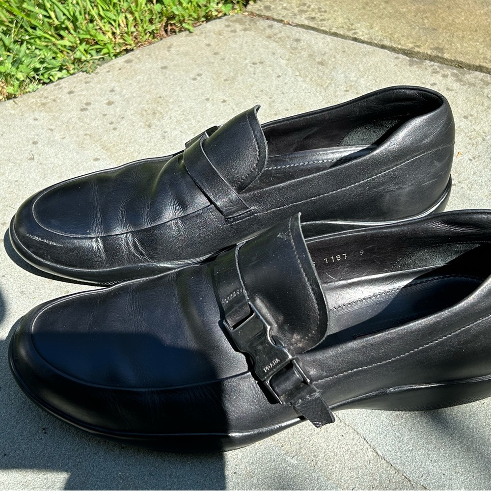 Prada loafers - black w/buckle - Picture 5 of 7